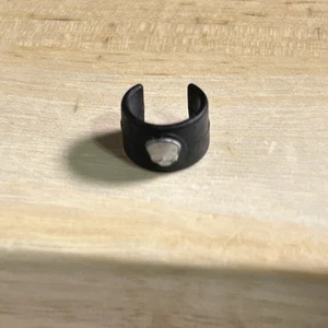 Monster High Deuce Gorgon First Wav 1 1st Signature Black Skull Bracelet Cuff - Picture 1 of 2