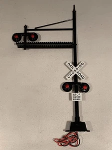 MTH RAILKING OPERATING CROSSING FLASHER HIGHWAY RAILROAD BLINKER SIGNAL! O SCALE - Picture 1 of 3