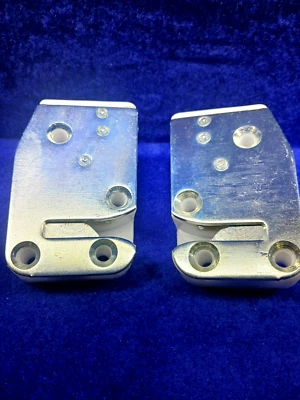 MINI CERRADURA DE PUERTA CLÁSICA DERECHA Y DERECHA MK3 EN ADELANTE CZH3528 / CZH3529 Foto 1 de 4