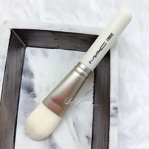 Mac Mini/travel size 190se foundation brush Limited edition white handle - Picture 1 of 2