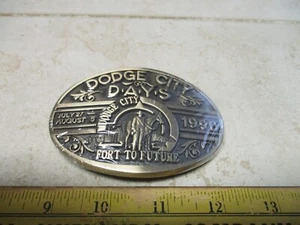De colección Nuevo de Lote Antiguo Dodge City Days 1990 Hebilla de Cinturón Vaquero Fort Future 500 Edición Limitada - Imagen 1 de 4