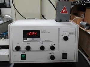 Fotómetro de llama Buck Scientific PFP-7 con grabadoras de gráficos de tiras Ross modelo 201 - Imagen 1 de 8