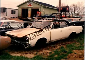 Junkyard junk rusty old vintage automobile car found photo 3.5x5" C9-26 - Picture 1 of 1