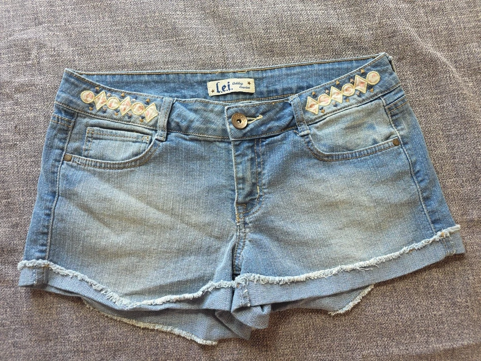 LEI Ashley Low Rise Shorts Womens Juniors Size 9 Blue Patch work Stretch Raw Hem - Image 1 of 4
