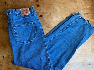 Pantalones de mezclilla vintage Levis 550 Tab calce relajado talla 44x32 - Imagen 1 de 4