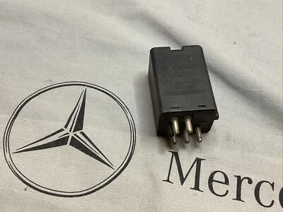 Relé de descongelamento Mercedes Benz W123 W126 1268201210 560SL 500SEL 380SL 380SEL 300D - Imagem 1 de 4