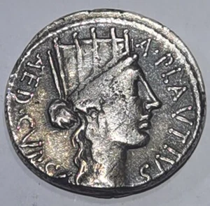 REPUBLIQUE ROMAINE - PLAUTIA Denier 55 av J-C ROME revers Bacchius (Aristobule) - Imagen 1 de 4