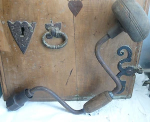 ANTIGUA BROCA DE MANO ANTIGUA HERRAMIENTA CARPINTERO 39 cm Largo TALADROS  - Imagen 1 de 5