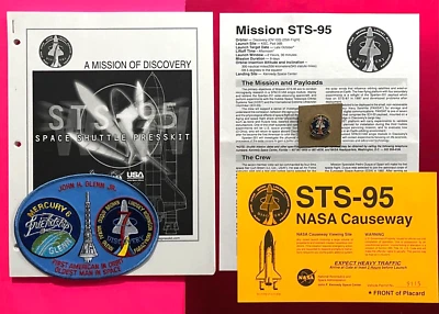 KIT DE PRENSA DE PASE DE LA NASA JOHN GLENN STS-95 2 PARCHES EQUIPO DE LANZAMIENTO PIN JUEGO DE TARJETAS FOTO ++ Foto 1 de 4