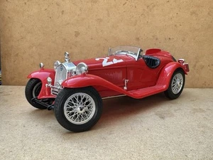 Burago Alfa Romeo 2300 Spider (1932) 1:18 Scale Diecast Model - Picture 1 of 11