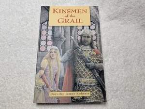Kinsmen Of The Grail by Dorothy James Roberts Green Knight Pendragon RPG - Imagen 1 de 4