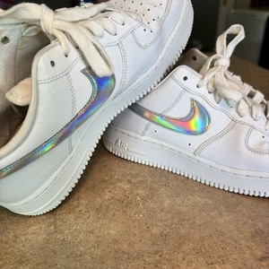 Nike Air Force 1 Low 'Iridescent Swoosh' Women's Size 9 Sneakers CJ1646-100 - Picture 1 of 10