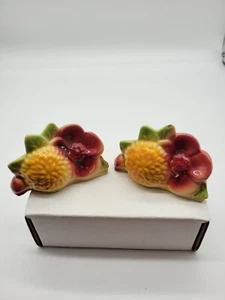 Shawnee Pottery-Yellow & Red Flowers Salt & Pepper Shakers - Picture 1 of 7