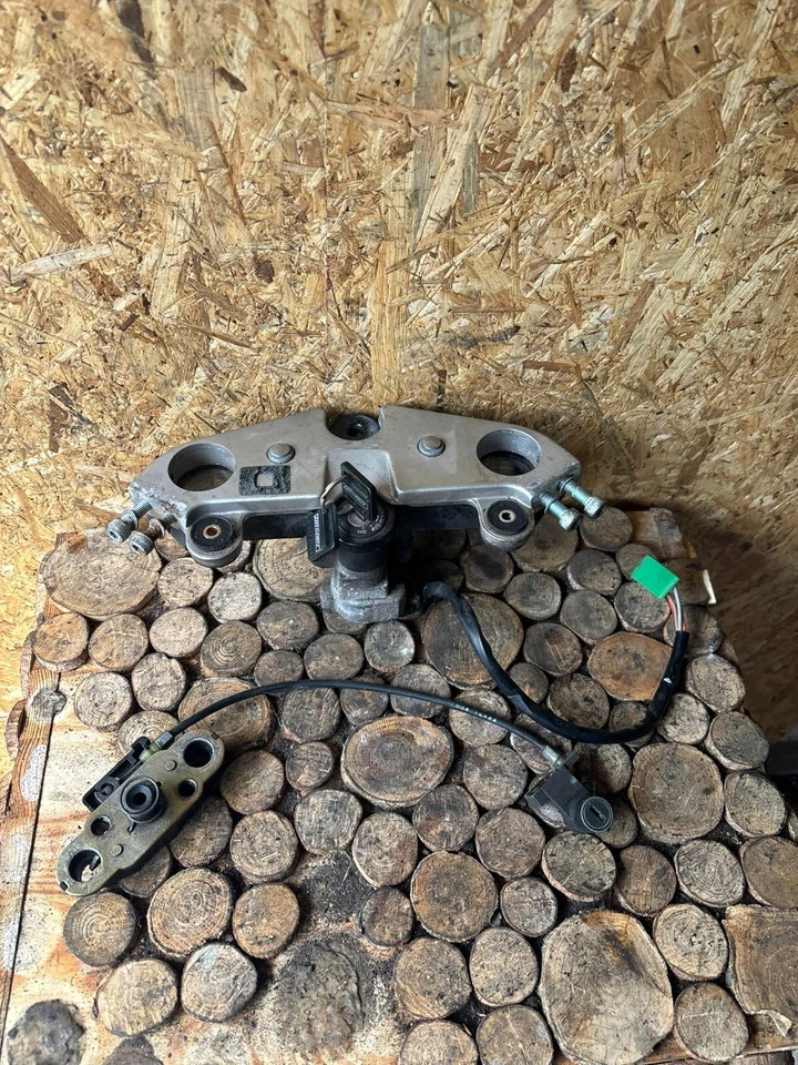 Suzuki GS500 EU GM51B 89-00 Gabelbrücke Fork Bridge Zündung Set - Bild 1 von 4