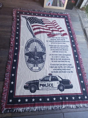 Manta de Tapiz de Oración de Policía 70" X 46" hm  Foto 1 de 4