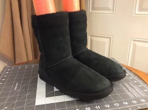 UGG Classic Short Black Womens Size 6 Sheepskin Suede Boots - Picture 1 of 11