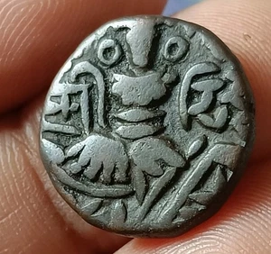 #G64# Indien Kupfermünze posthunnischer Dynastien Kaschmirs "DIDDA RANI" - 980AD - Bild 1 von 3