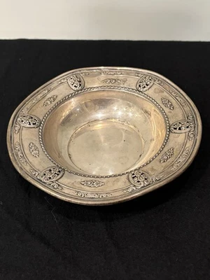 Cuenco de tuerca Wallace de plata esterlina 4600-9 punta rosa, borde con volantes, 6,5" Foto 1 de 4