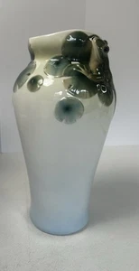 2001 Franz Porcelain Frog/Lotus 3 Dimensional 12” Vase Amphibian Collection - Picture 1 of 15