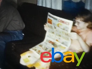 Thanksgiving 1960 Home Decorations TV Reading Sunday Comics - 8mm Home Movie - Imagen 1 de 13