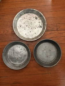 Vintage Blech Tortenplatten, Mrs. Smith und zwei kleinere Cottagecore - Bild 1 von 6