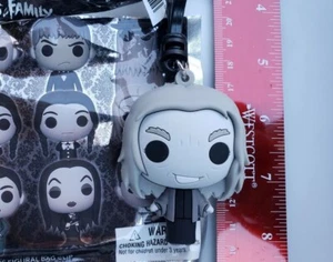 Addams Family Charakter B & W Taschenclip: 2,5 Zoll Oma - Bild 1 von 10