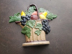 Türstopper aus Gusseisen. Antiker Korb und Obst - Bild 1 von 3