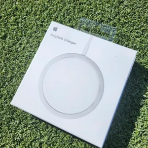 Sealed Apple Wireless Mag Safe Magnet Phone Charger New in Box Model A2140 - Photo 1 sur 4