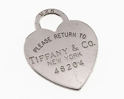 Tiffany & Co. Plata de Ley "Vuelta A "Corazón Colgante Placa W/ Serial Número - Imagen 1 de 4
