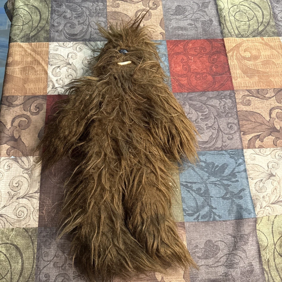 Figura de muñeca de peluche Kenner Chewbacca 1977 vintage de Star Wars  Foto 1 de 4