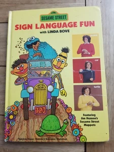 Vintage 1980 Sesame Street Sign Language Fun with Linda Bove Hardcover Book - Bild 1 von 1