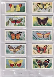 AMALGAMATED TOBACCO "MILLS" Complete Set BUTTERFLIES AND MOTHS (25/25) - Picture 1 of 2