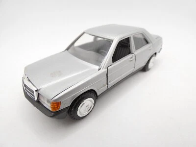 Mercedes 190 190E W201 1182 1/35 Modello Cursor - Immagine 1 di 3