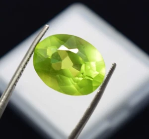 Oval Shape Certified Gemstone 10 Carat Natural Beautiful Faceted Green Peridot - Bild 1 von 4