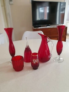 VINTAGE COLLECTION OF RED GLASS DECORATIVE ITEMS. BELL, JUG, POSY VASES. VGC - Picture 1 of 4
