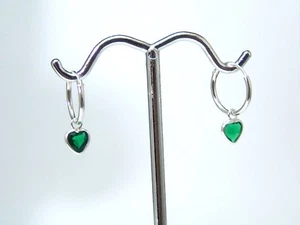 Sterling Silver Hoop Earrings Green Cubic Zirconia Heart 1/2" Hoop Dainty Small - Picture 1 of 4
