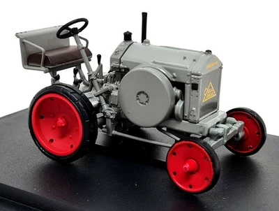 Hatchette 1/43 Scale - Deutz MTZ 120 1929 Grey Diecast & Plastic model tractor - Image 1 of 2
