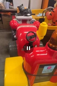 FARM TRACTOR CHILDRENS KIDDIE RIDE - COIN OPERATED / VERY COMPACT - Picture 1 of 2