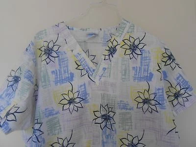 Woman's Med Gear Uniforms  2 Pocket VNeck Flower Print Scrub - Size S - Image 1 of 3