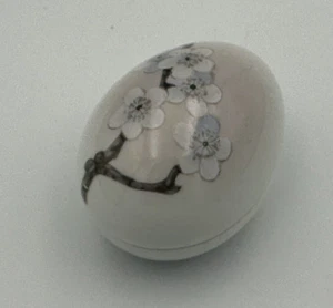 Porcelain Denmark Egg Trinket Jewelry Box Cherry Blossom Bing & Grondahl 4/257 - Picture 1 of 7