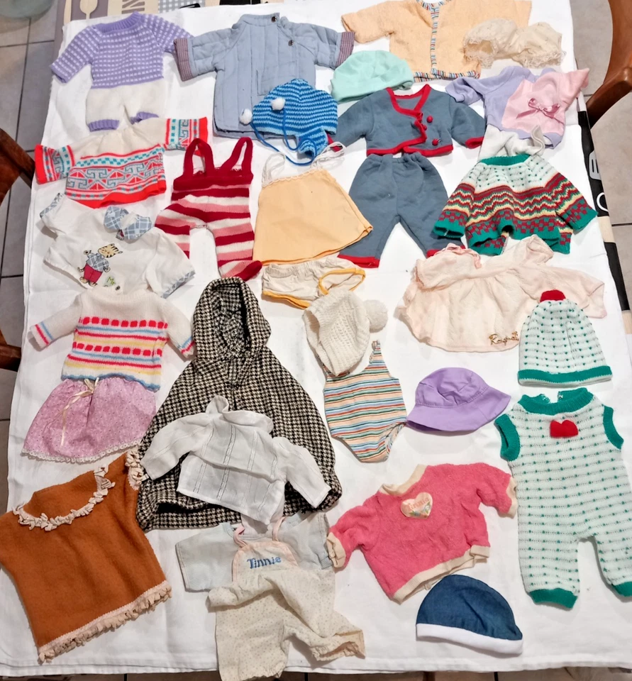Lot vêtements poupée tinnie tinou  raynal ou autres - Photo 1/1