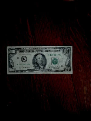 Lightly Circulated Small Head $100 bill (One Hundred Dollar Bill) - Series 1981 - Image 1 of 2