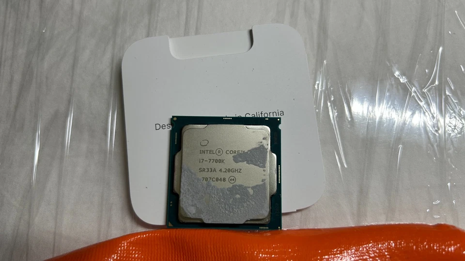 CPU Intel Core i7-7700K 7ª generación 4,2 GHz (Turbo 4,5 GHz) 4 núcleos 8M LGA-1151 SR33A Foto 1 de 1