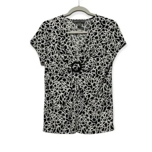 Blusa top Josephine Chaus negra blanca para mujer talla L cinturón sintético estampado geográfico cuello en V - Imagen 1 de 7
