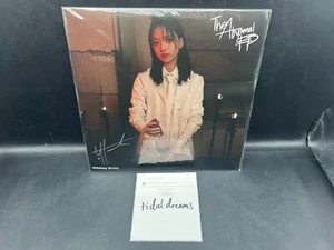 Autógrafo firmado por Hannah Bahng The Abysmal EP 10" vinilo versión granada - Imagen 1 de 10