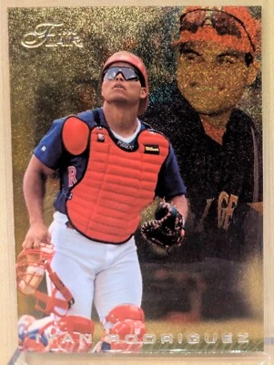 1996 Flair GOLD #178 Ivan Rodriguez Rangers HOF RARE SPECKLE FOIL SILVER LETTERS - Image 1 of 2