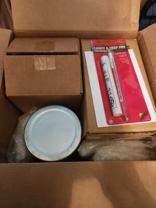 CANDLE MAKING KIT BRAND NEW - STILL IN THE BOX - Picture 1 of 7