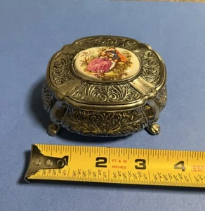 Vintage Victorian Style Porcelain Fragonard Vanity Trinket Box Made In ITALY - Picture 1 of 10