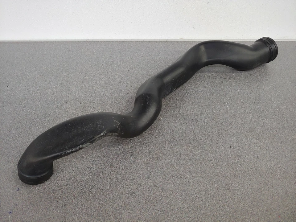 VERY NICE USED ORIGINAL GENUINE PORSCHE 911 996 TURBO GT2 FRESH AIR INTAGE TUBE - Image 1 of 4