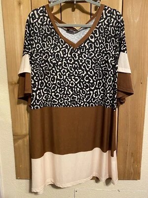 Top manga corta con volantes estampado animal multicolor Lily talla 1X nuevo sin etiquetas Foto 1 de 2